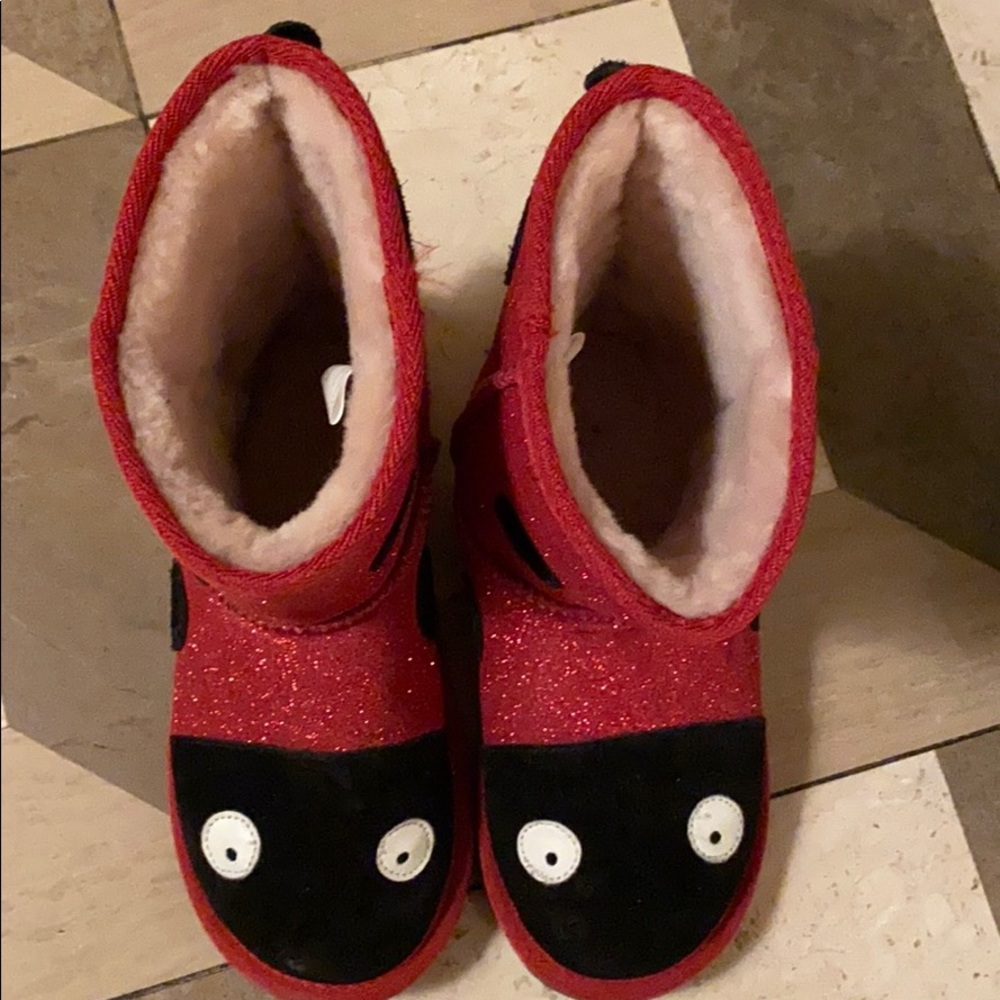Emu boots, new, worn once inside